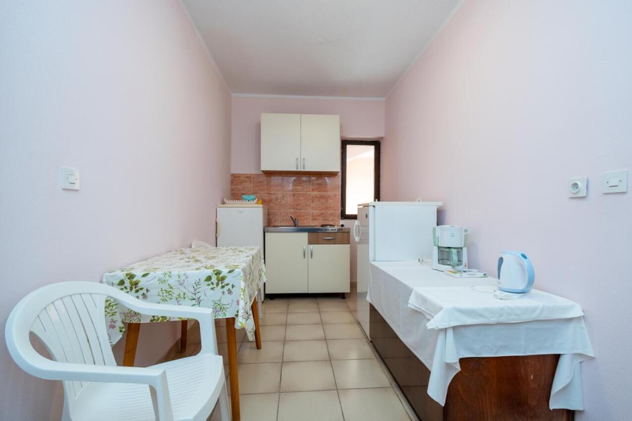 Apartments And Rooms With Parking Space Zubovici, Pag - 16063 外观 照片